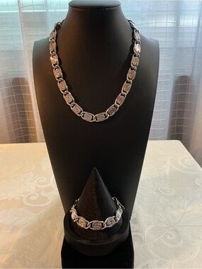 Off Park Collection Diamond Cut Oval Link Silver Plated Necklace & Bracelet Set